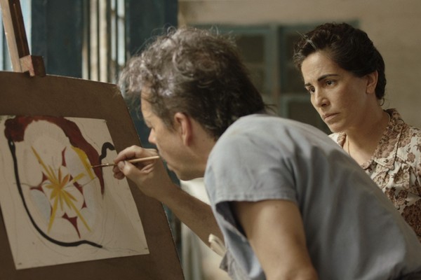 Filme de Roberto Berliner estreia programação de maio